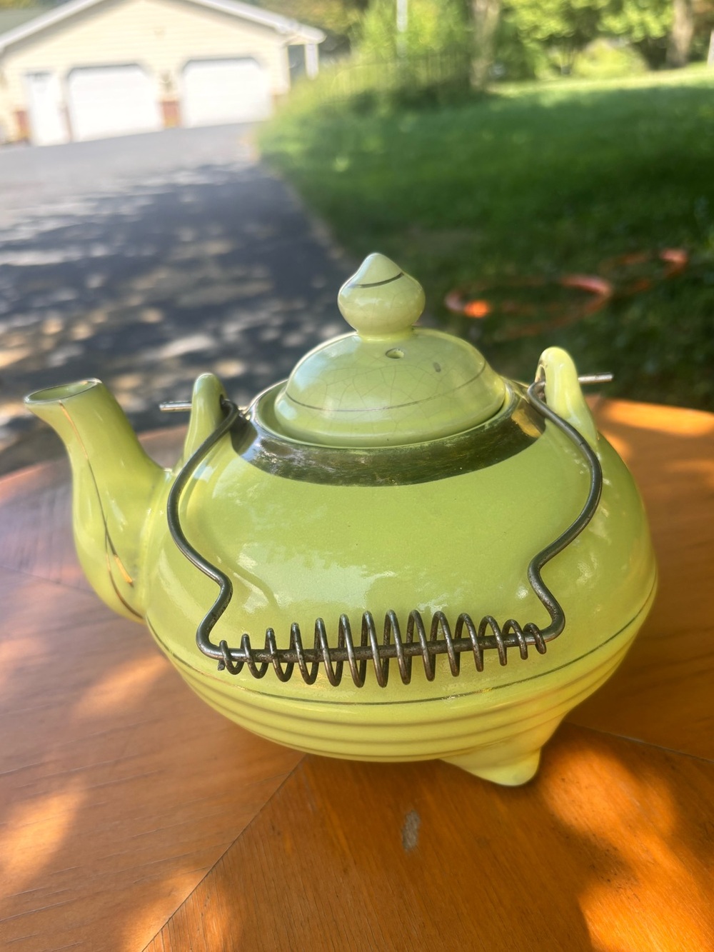 VINTAGE CERAMIC REDWARE JAPANESE 3-FOOTED TEA-POT.
